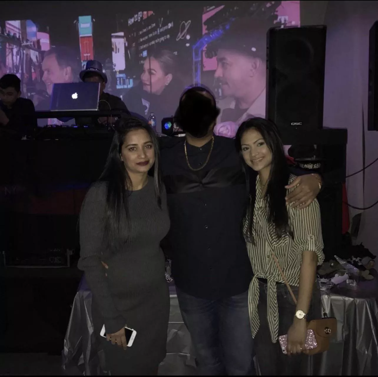 Last photo taken before my first threesome posted by Your_favorite_aunt