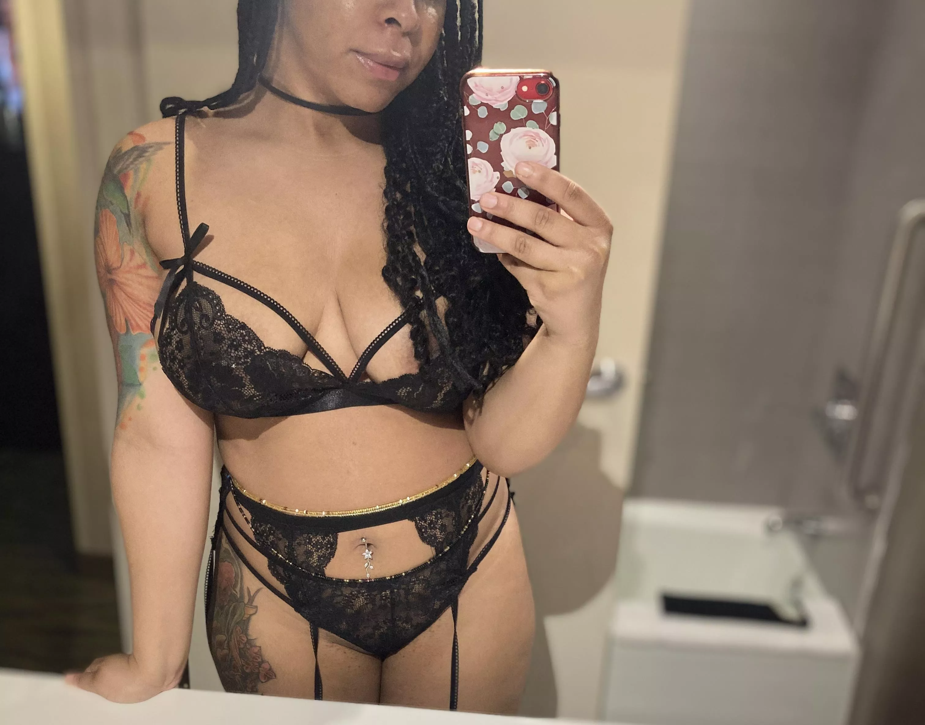 Late night hotel fun 😈 posted by eveystevey96