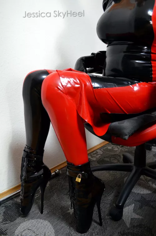 Latexleggings by Jessi2021