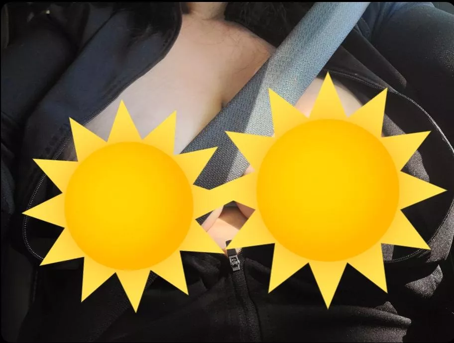 Latina Milf on the lose.. 😝🌞 Wanna join me boys? 🤤 posted by MasqueradeeQueenn