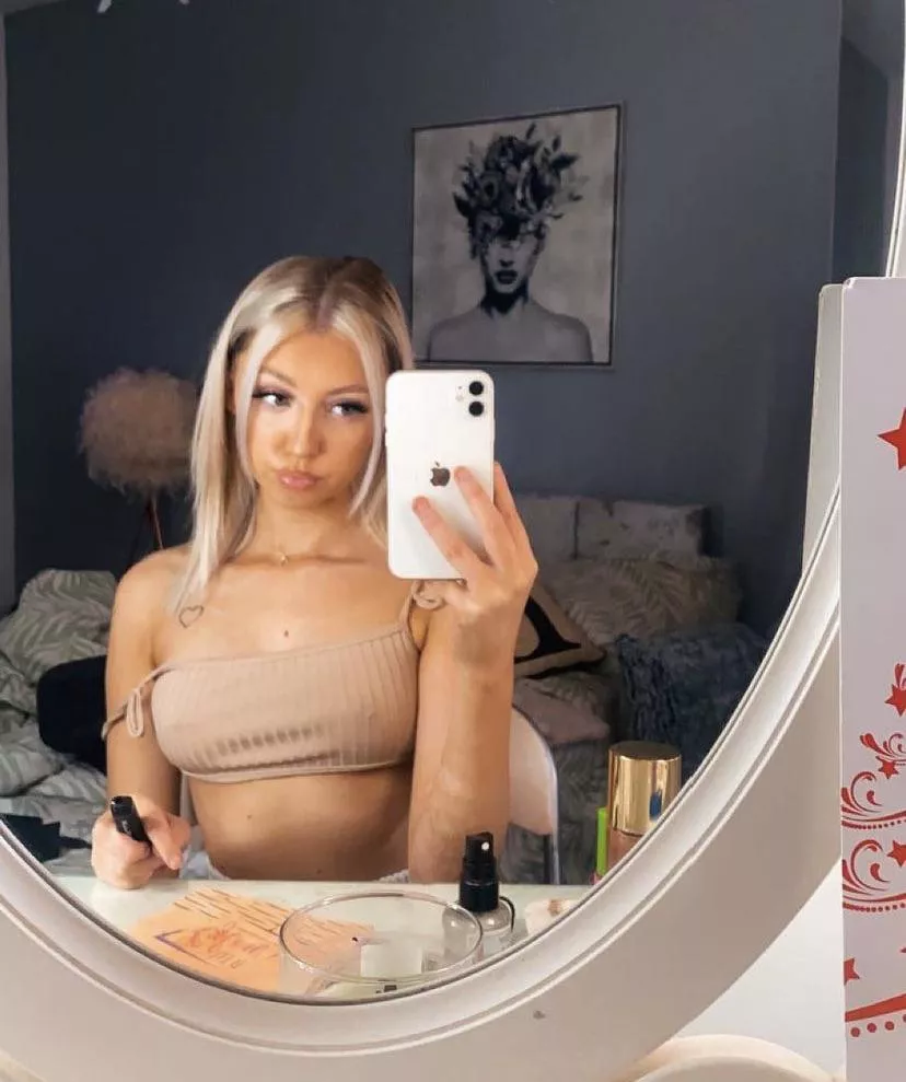 Laura posted by UkGirls69