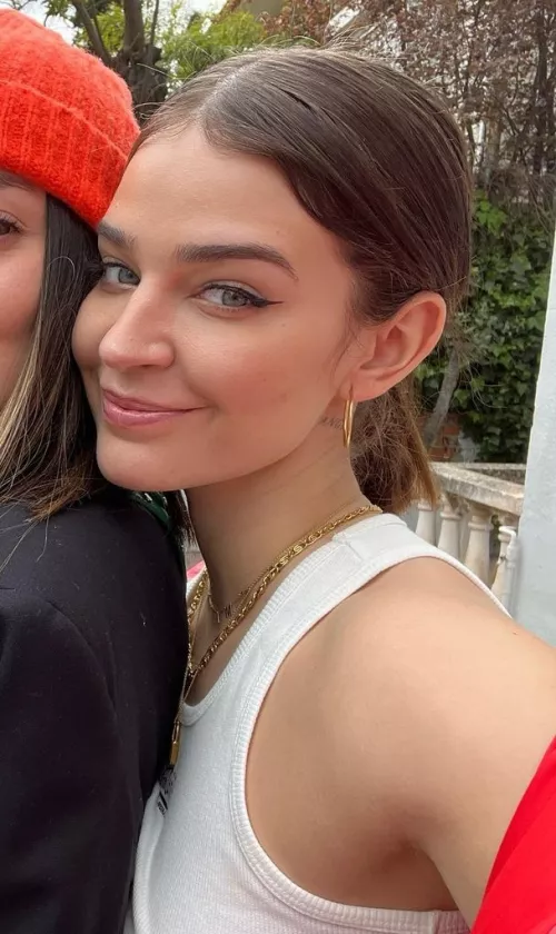 Laura Escanes by GlamMetalLion