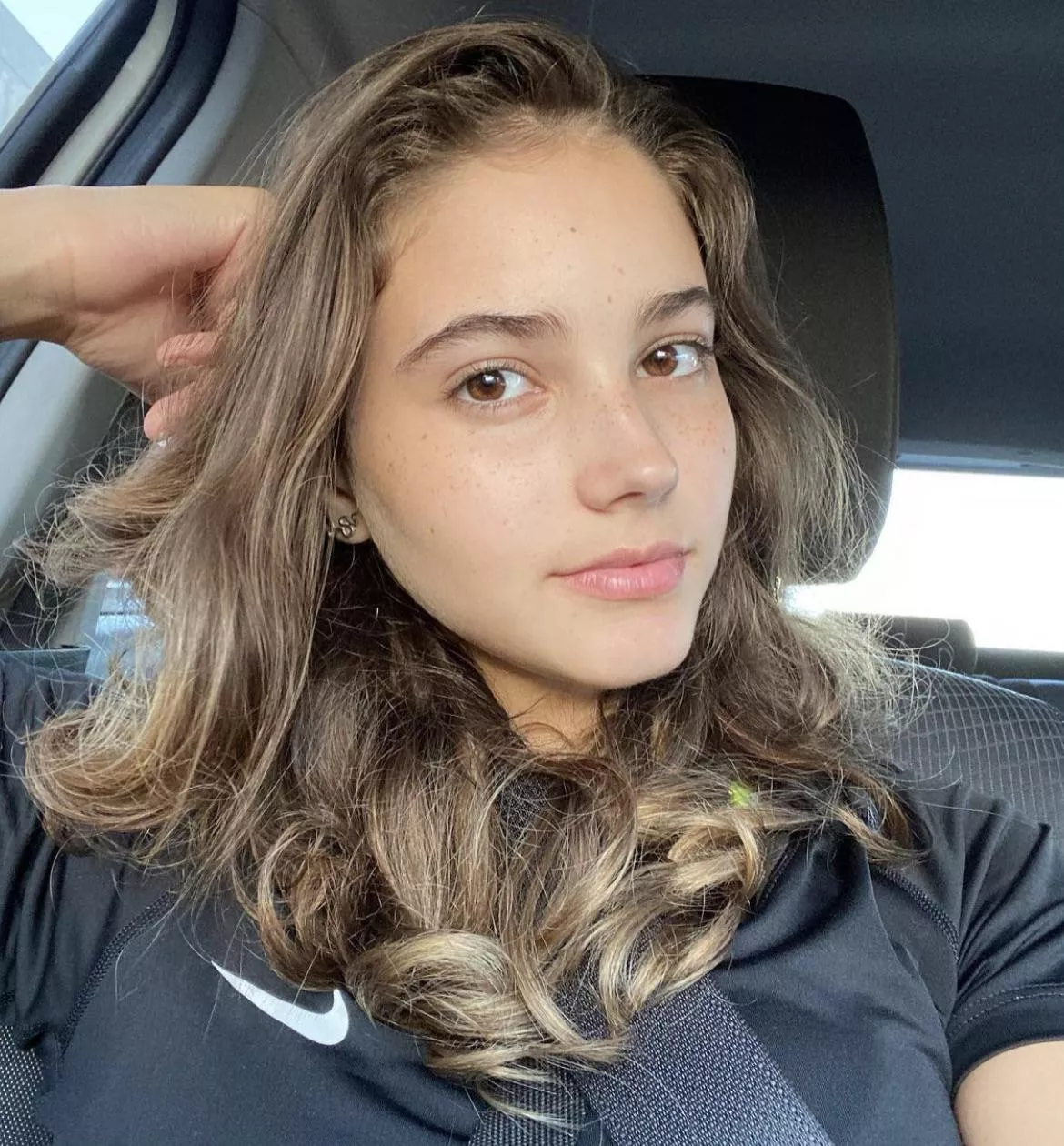 Laura Taylor posted by alejour