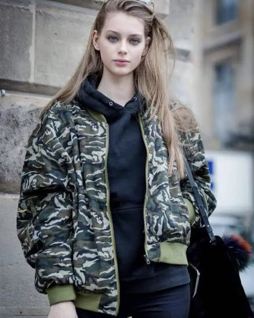 Lauren De Graaf posted by bobbyUP-MKII