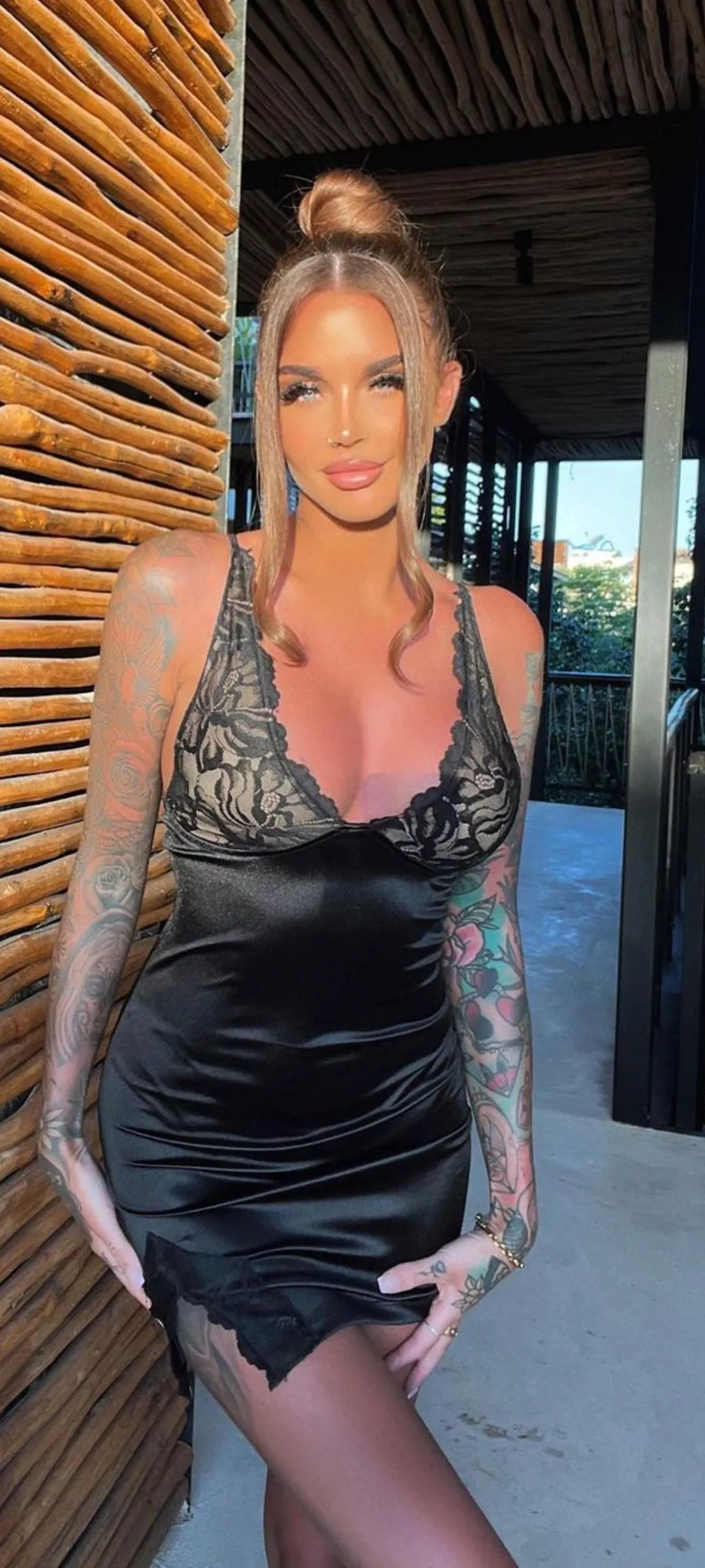 Lauren posted by davidmp92