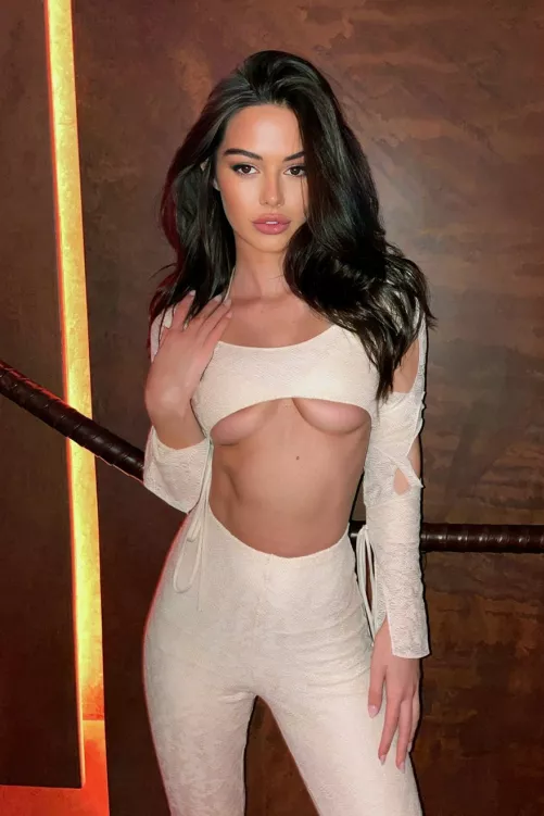 Lauren Sintes by beautyobserver1996