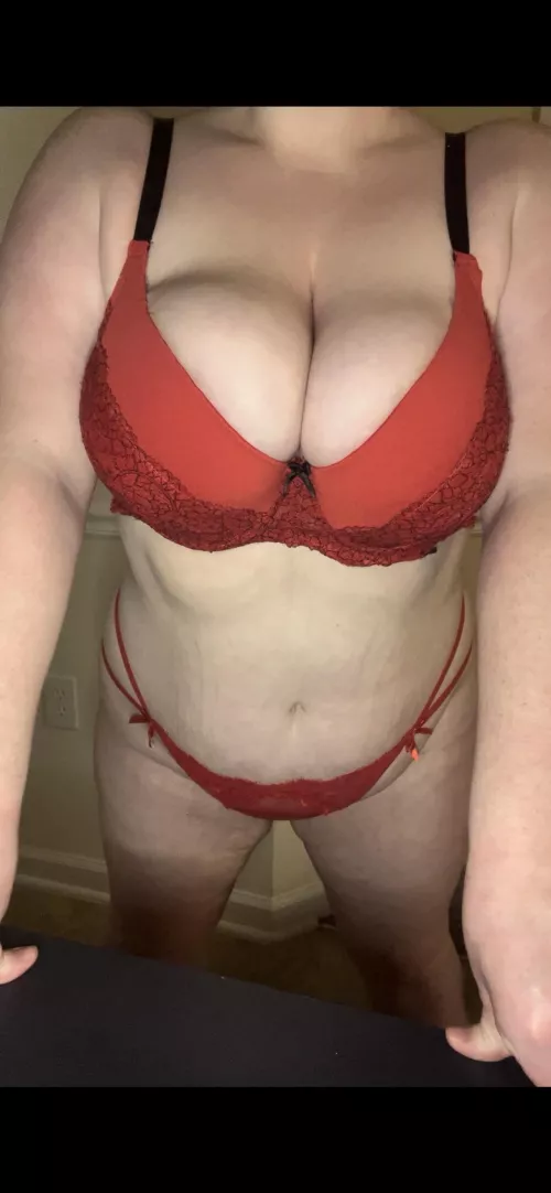 Lay me flat on the table and do what ever you want to my torso 😜 by buxxxombrunette