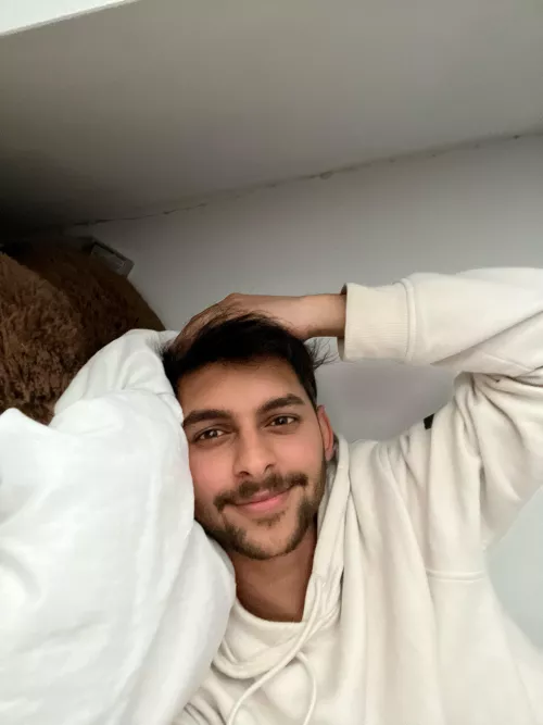 Lazy day 😌😄 DMs are open! ☺️ by _FLSnl_