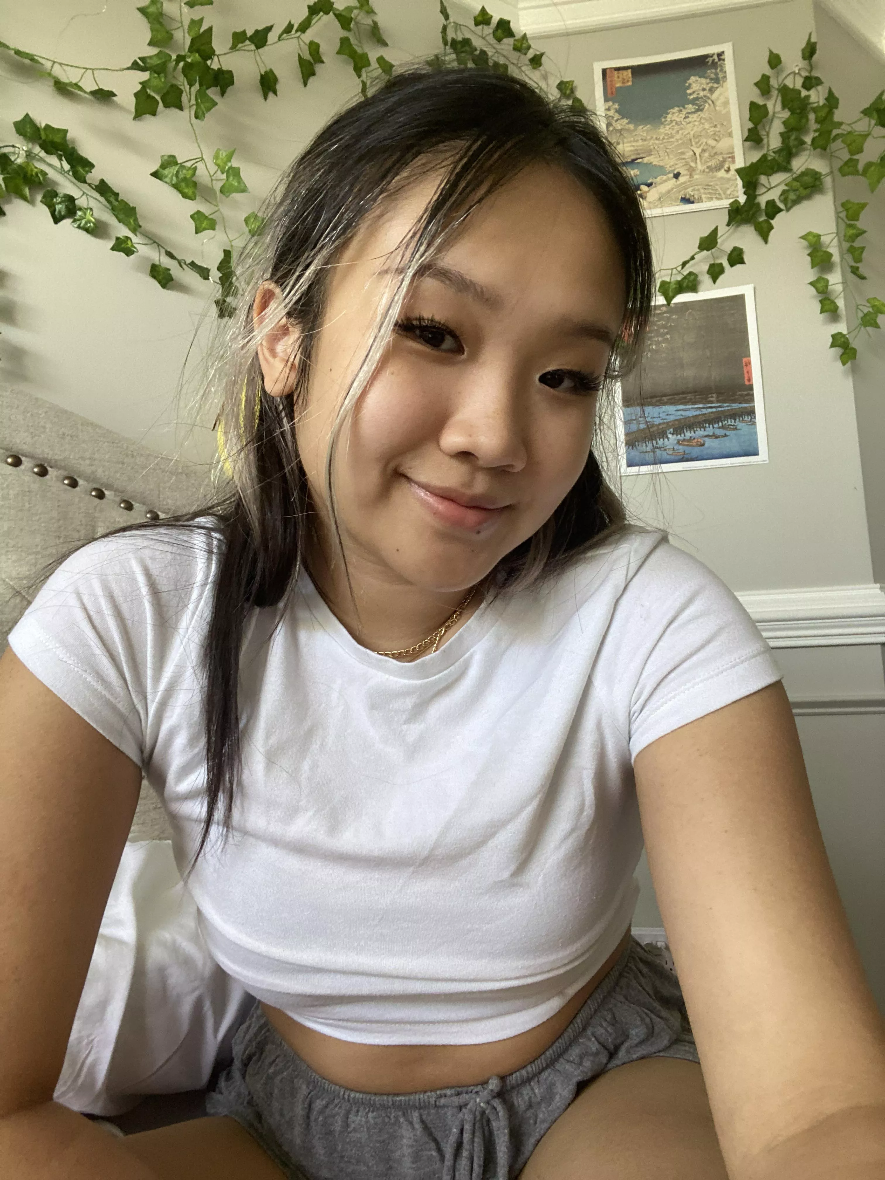Lazy morning posted by Linhly_Twitch