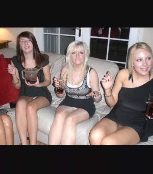 Left is obviously a big drinker by Chaturbater1