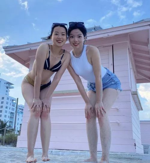 Left or right by Jerkbuddy4