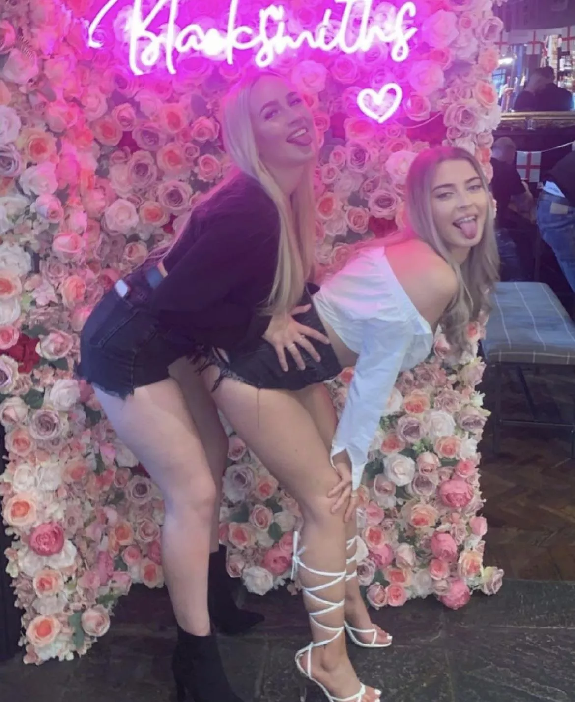 Left or right? posted by hotfun_x4