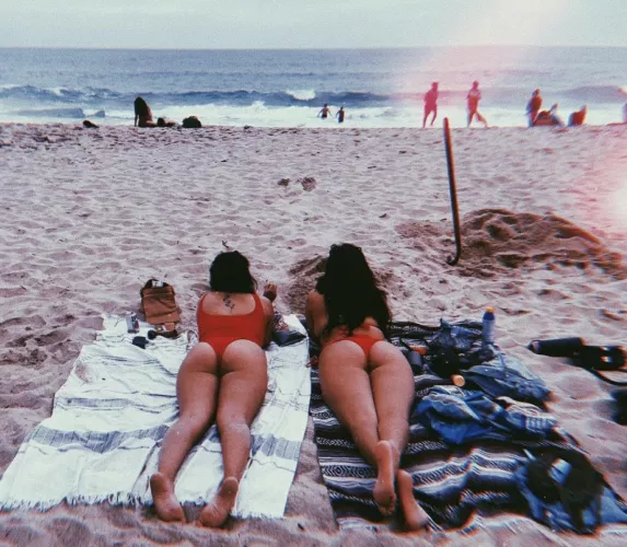 Left or right? by Tribsterr69