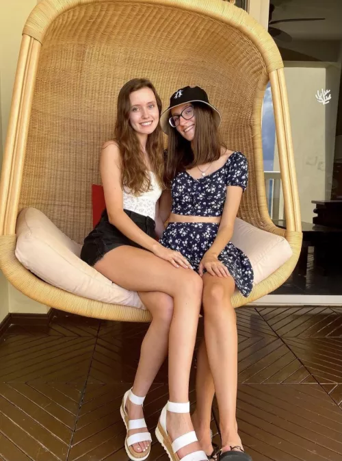 Left or right? What would you do? by ScoobertoDooberto