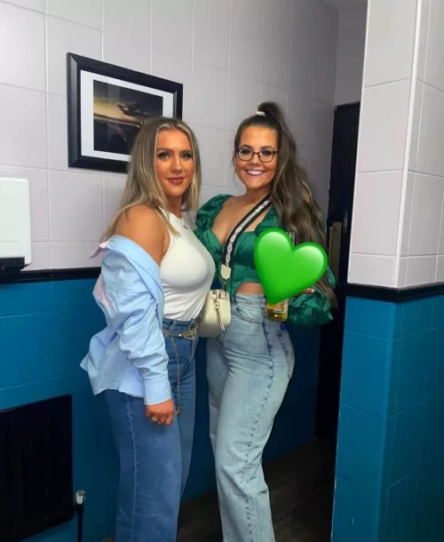 left or right? by MichaelF101