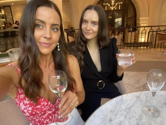 Left-1 or right-2 by greentown4378