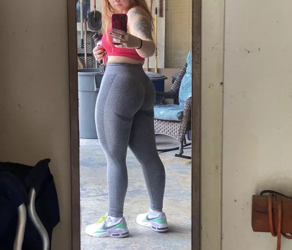 Leg day by natbat420