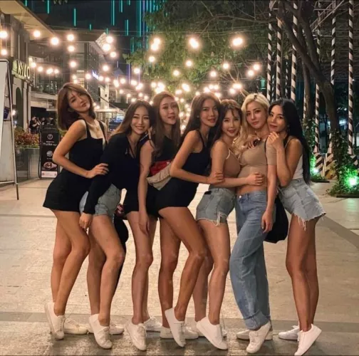 Leggy babes by angizni