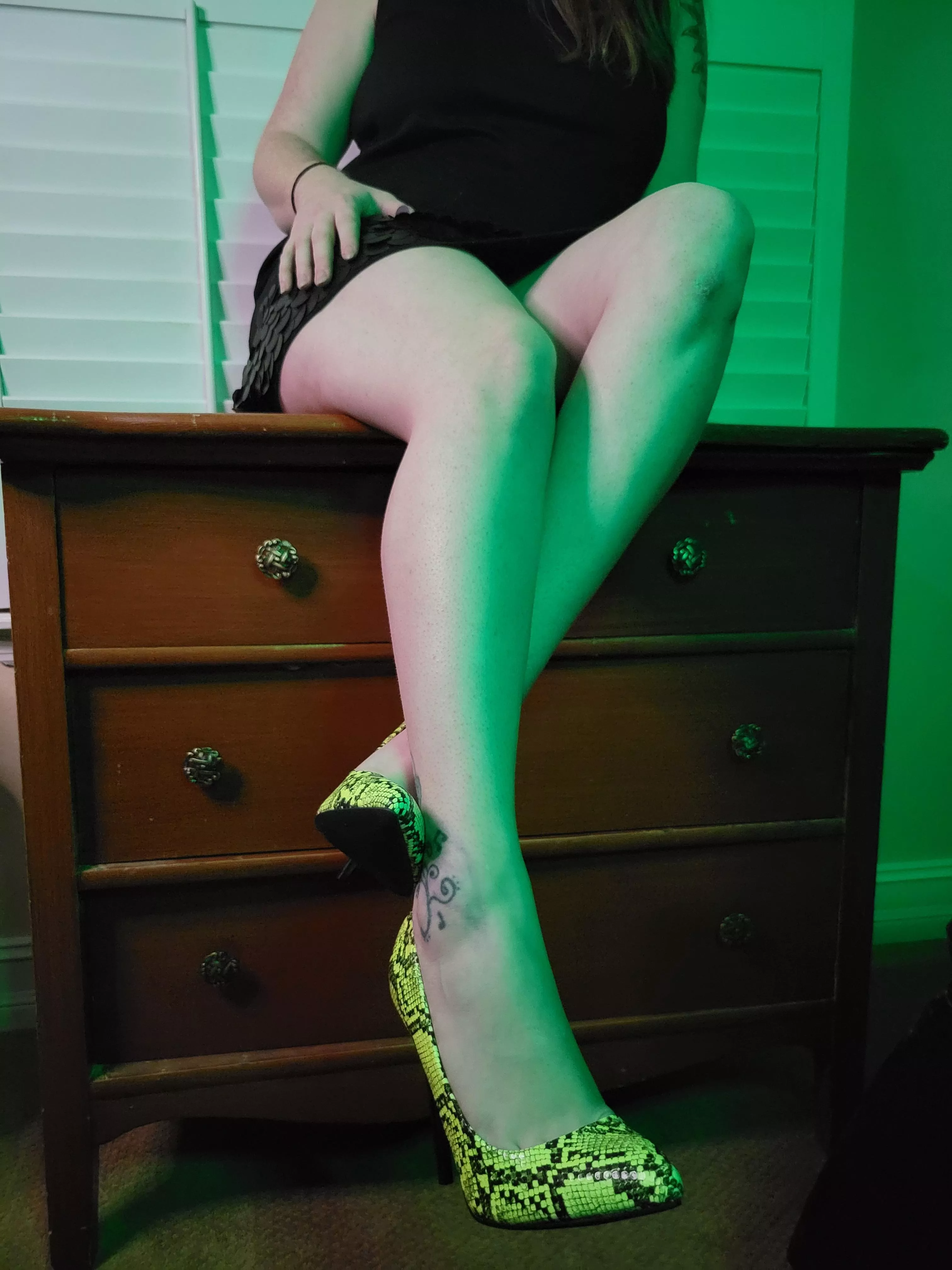 Legs always look better with heels 👠 posted by mrsruby94