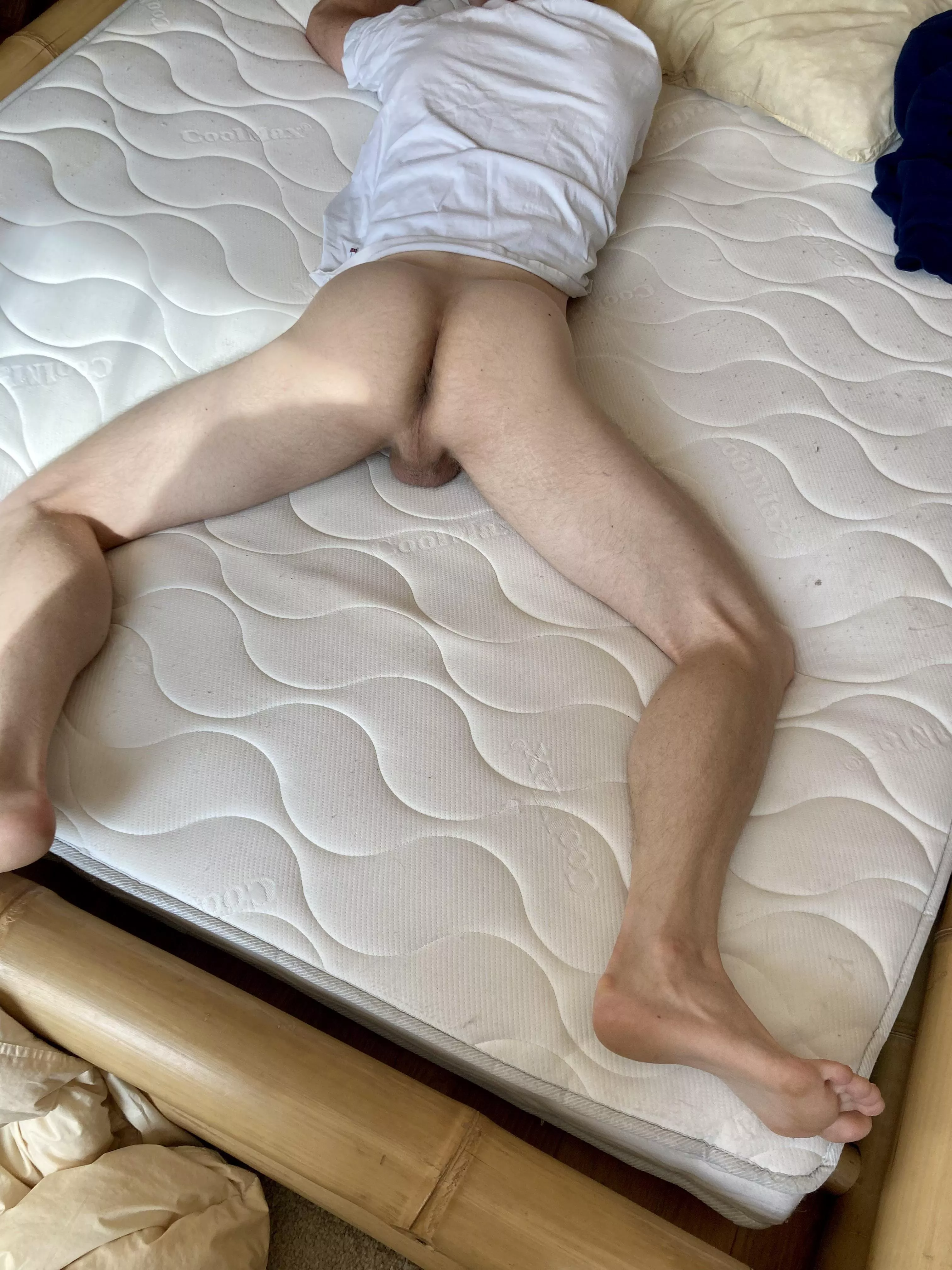 Legs are spread posted by deKoshka