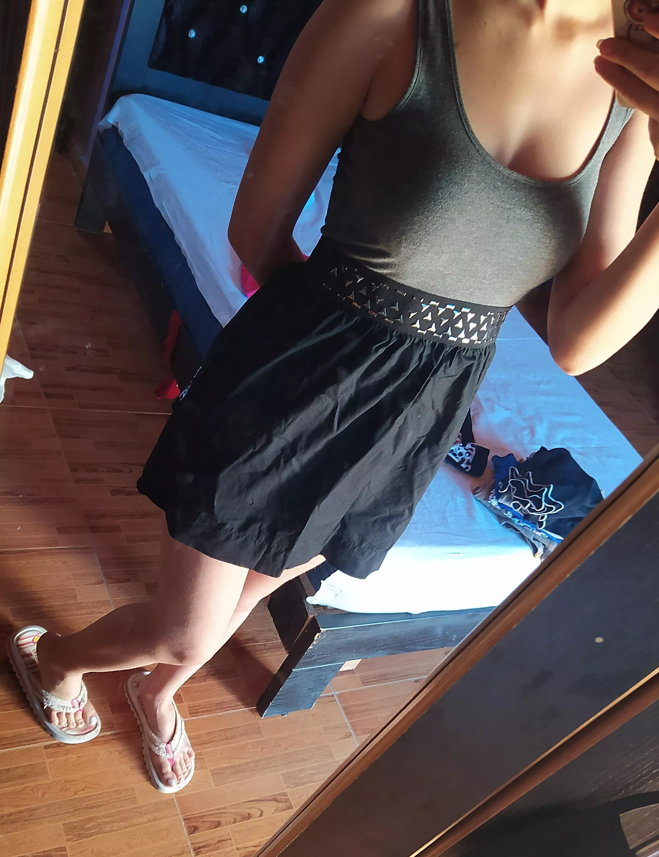 Legs posted by naughtyjojo1008