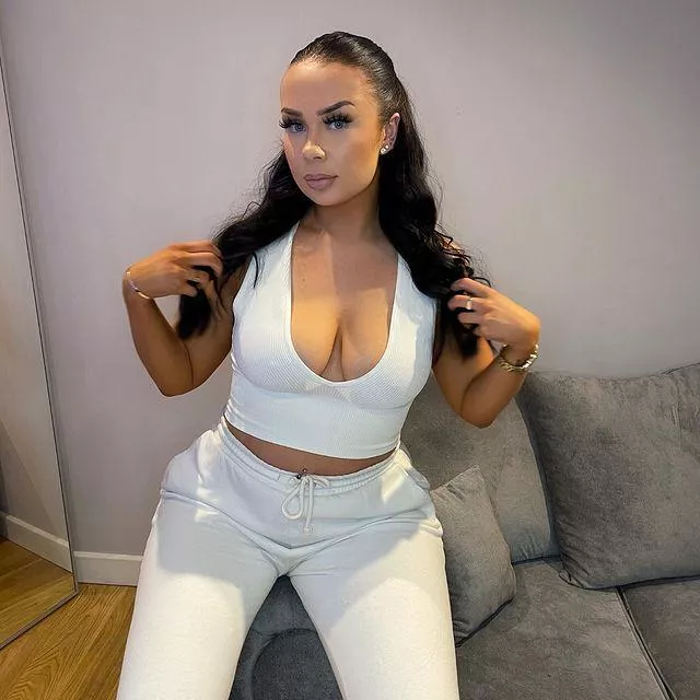 legs open posted by AverageMarty