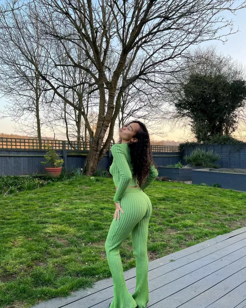 Leigh Anne Pinnock by suckingvibrator69