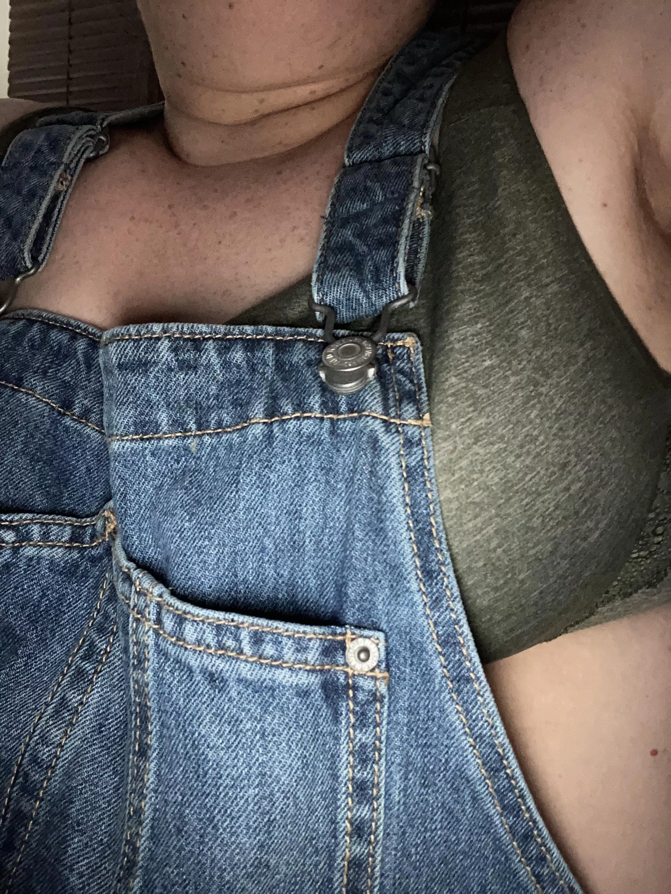 Lend a hand? posted by frexnspex