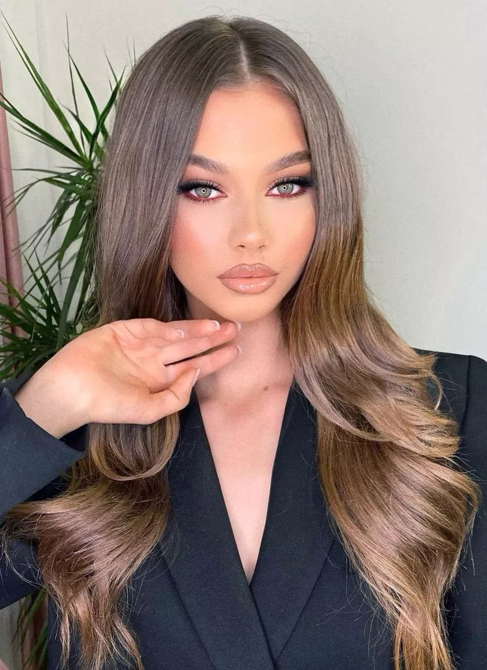 Leorita Haxhijaj posted by SophisHelper