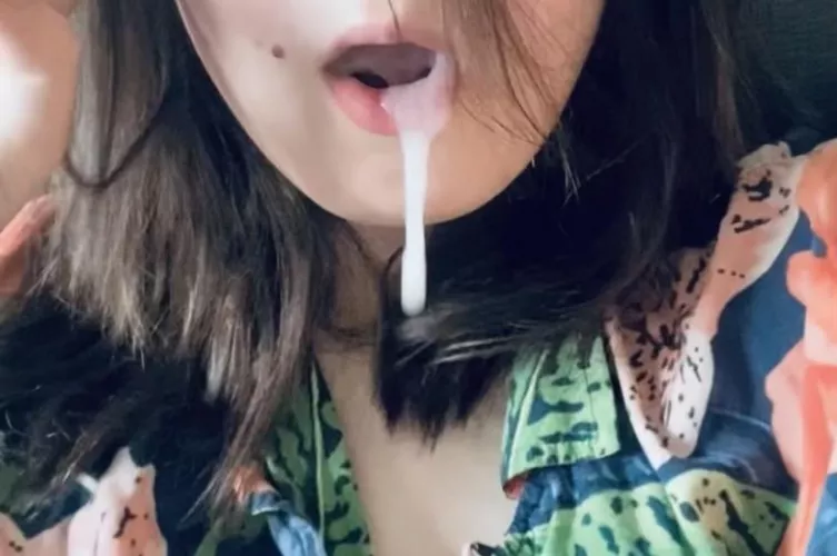 let a friend pound my and bust in my mouth… do i look cute ? >< by dumbtransgirly