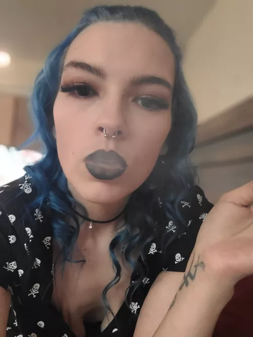 let me be your goth smoking queen 👑 by miss_slytherin13