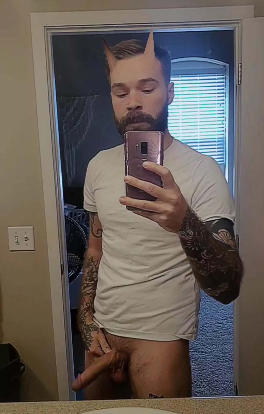 Let me fill you up 🖤 posted by TheSnuggler-