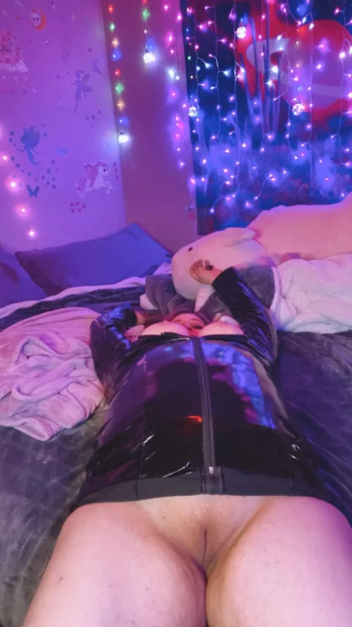 Let me know if this gets you hard, I’m genuinely curious 🤔 by vis4violet