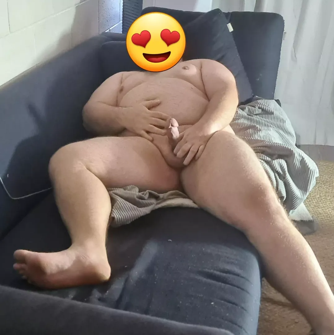 Let me know if you'd climb on top, dms open 😋 say hi! posted by xcxc1019