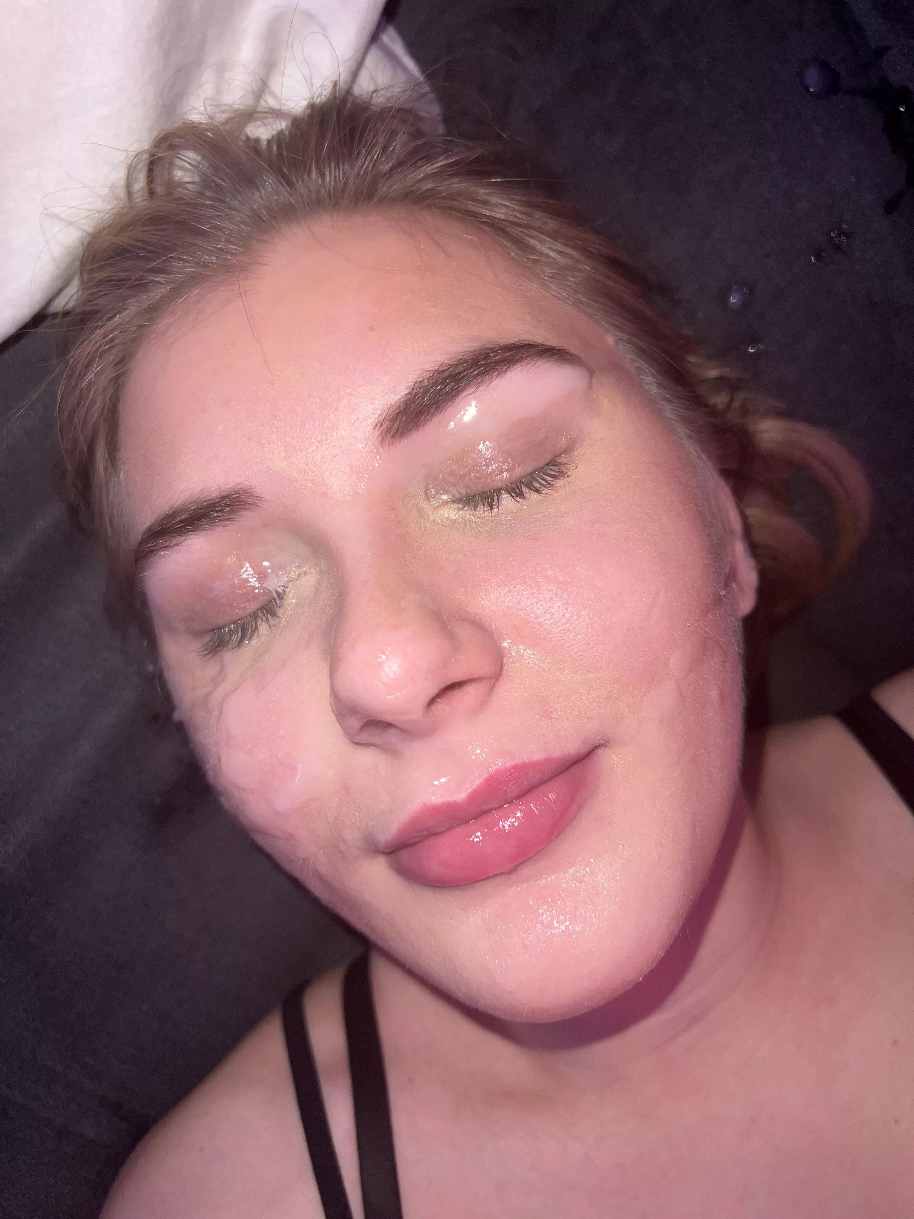 Let me milk your cock till the last drop of your honey covers my face 😻😈 posted by daphnexkappa