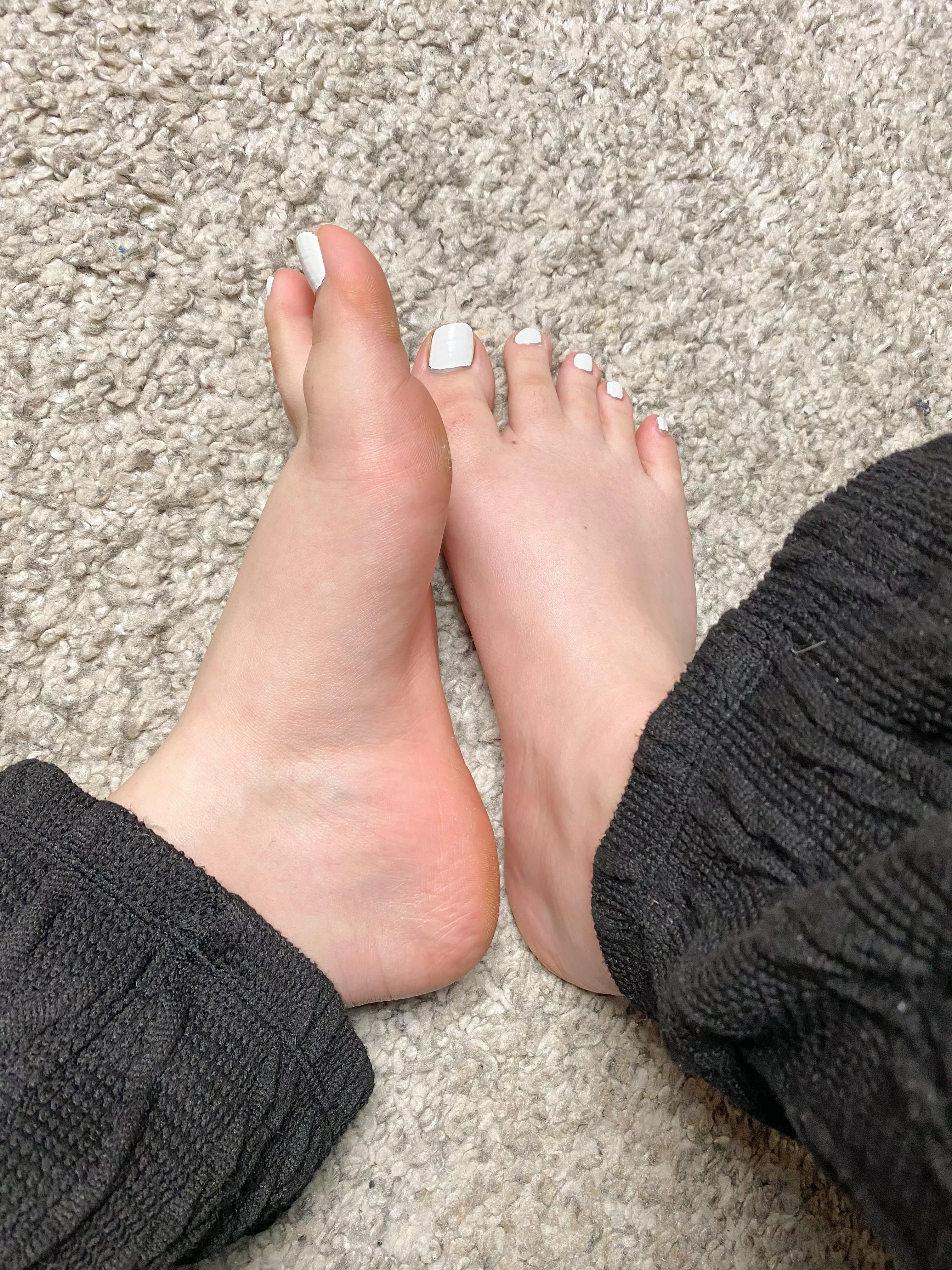 Let me rub my soft soles on your face posted by missysfeet98