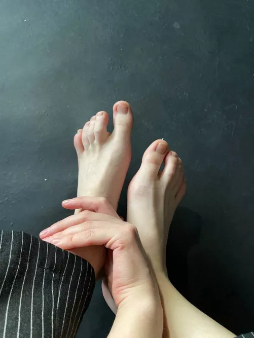 Let me stroke your hard cock with my petite feet daddy💋 by BeefyBeginner