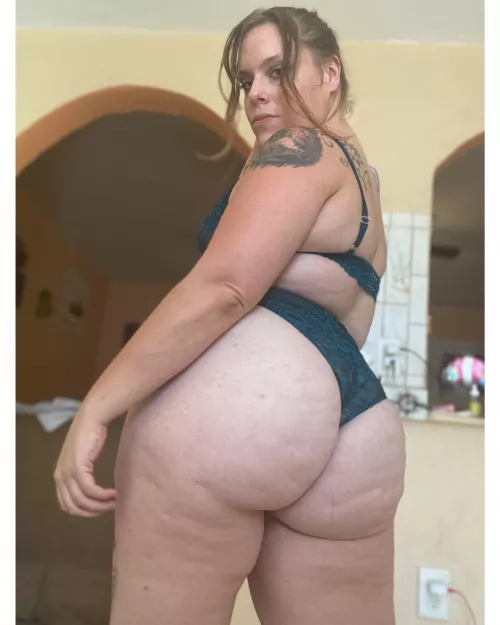 Let’s be honest, my booty has the bigger smile 😃 by Optimusbooty