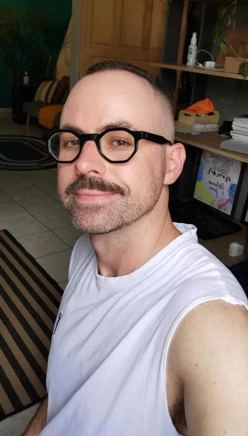 let's chat? dm me ;) by adrianocelanti