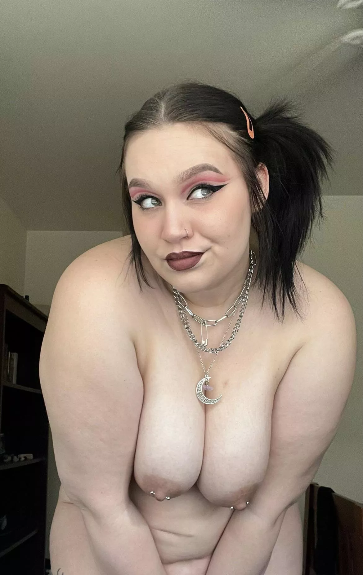 Let’s chat. (I feel a little silly in this pic but I hope you like it lol) posted by ksugars