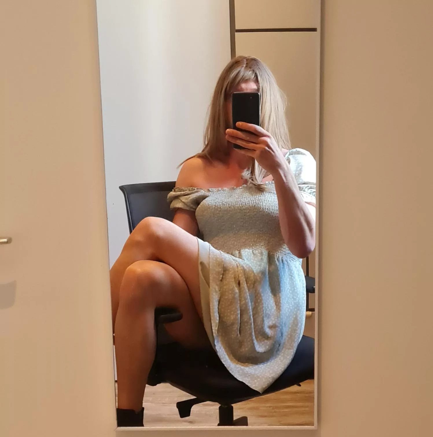 Let's chill at the beach:) posted by _Lisa_cd