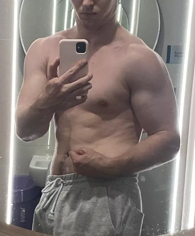 Let’s do an extra cardio session in the changerooms posted by Open_Szn