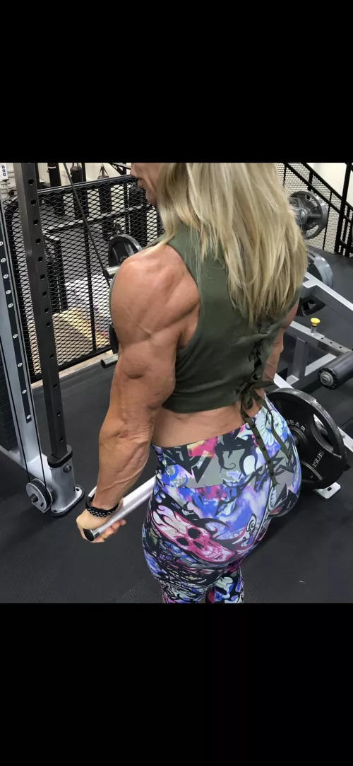 Let’s do some arms by tooBed