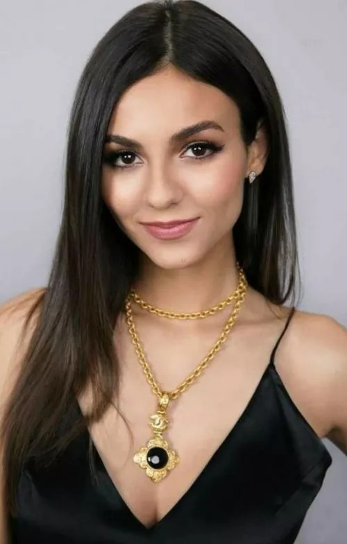 let's get bi and worship victoria justice by koboldthrowaway