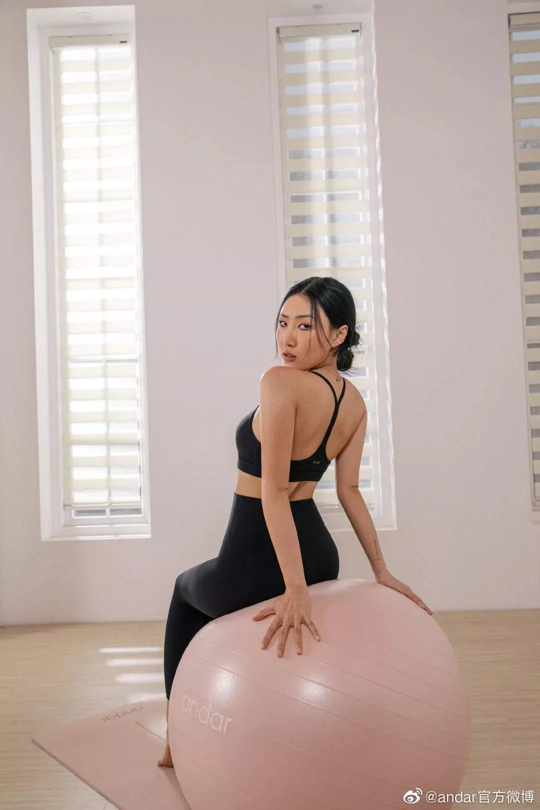 Lets get bi for Korean singer Hwasa posted by atomaeon