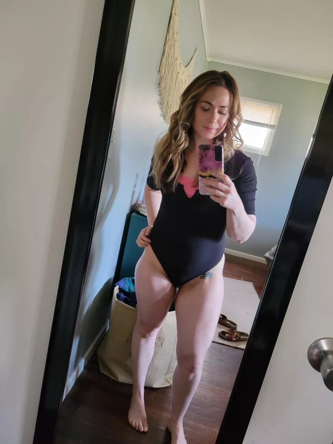 Let's hang out 😘 I post and reply daily 😘 posted by holladayparty