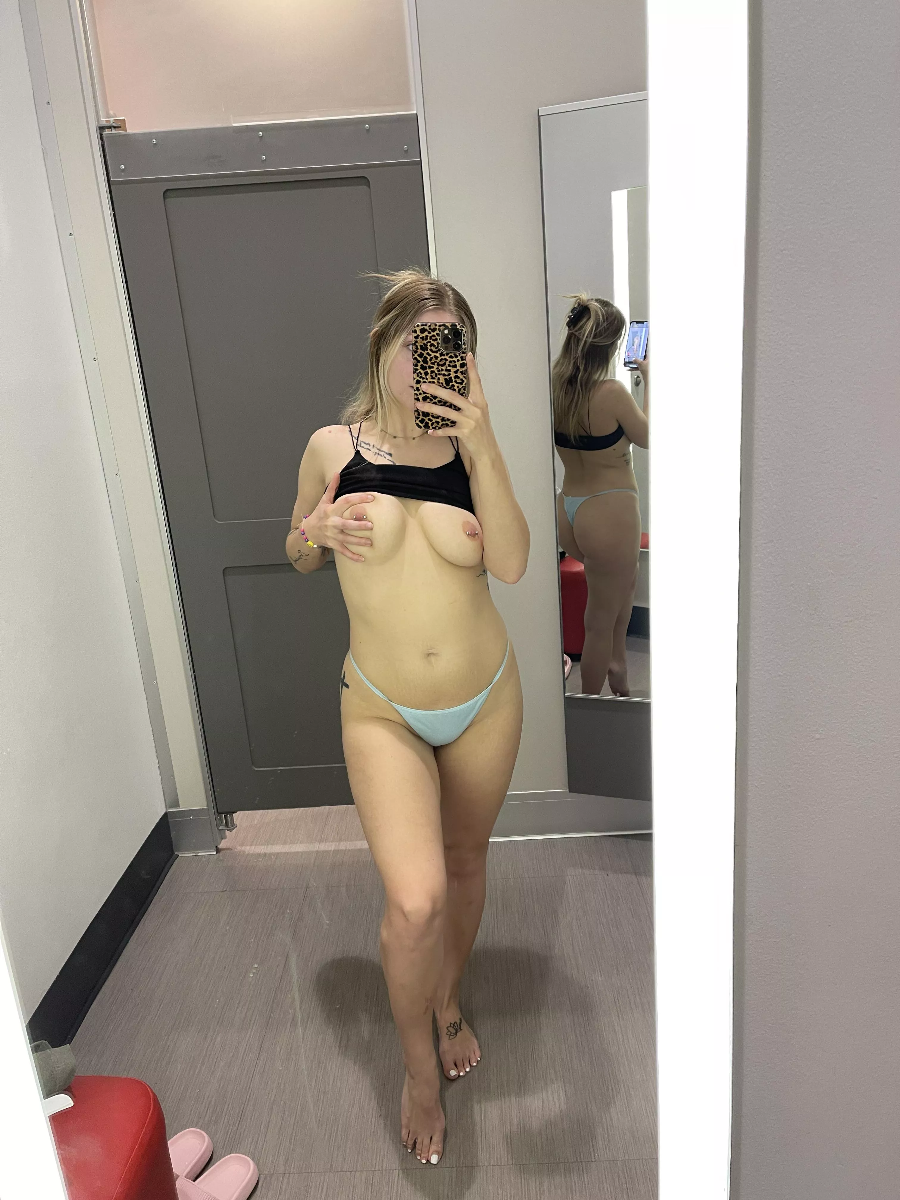 Let’s have fun in the dressing room… posted by love_annek