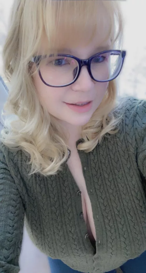 Let's ignore our responsibilities and cuddle by abigailashryver