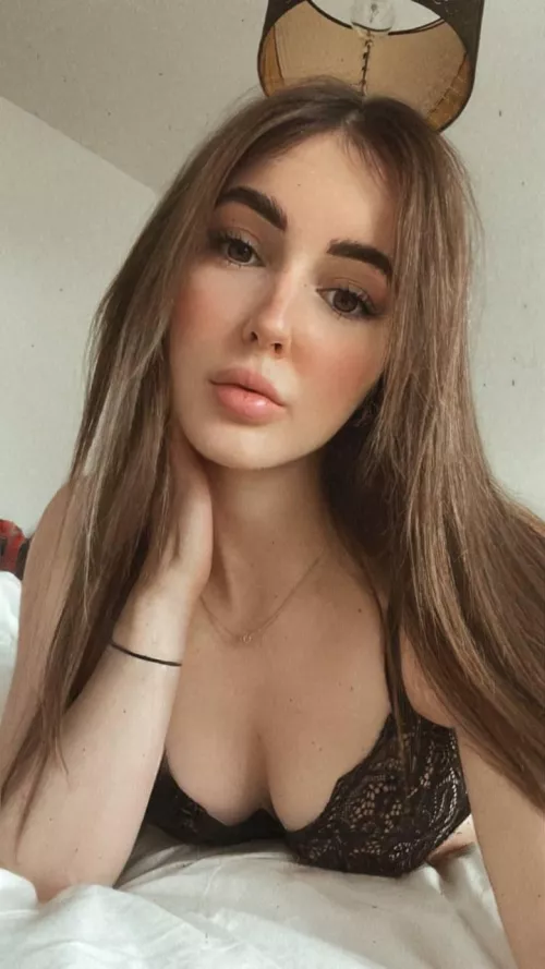 Let's lay in bed and cuddle all day by njhupolkk