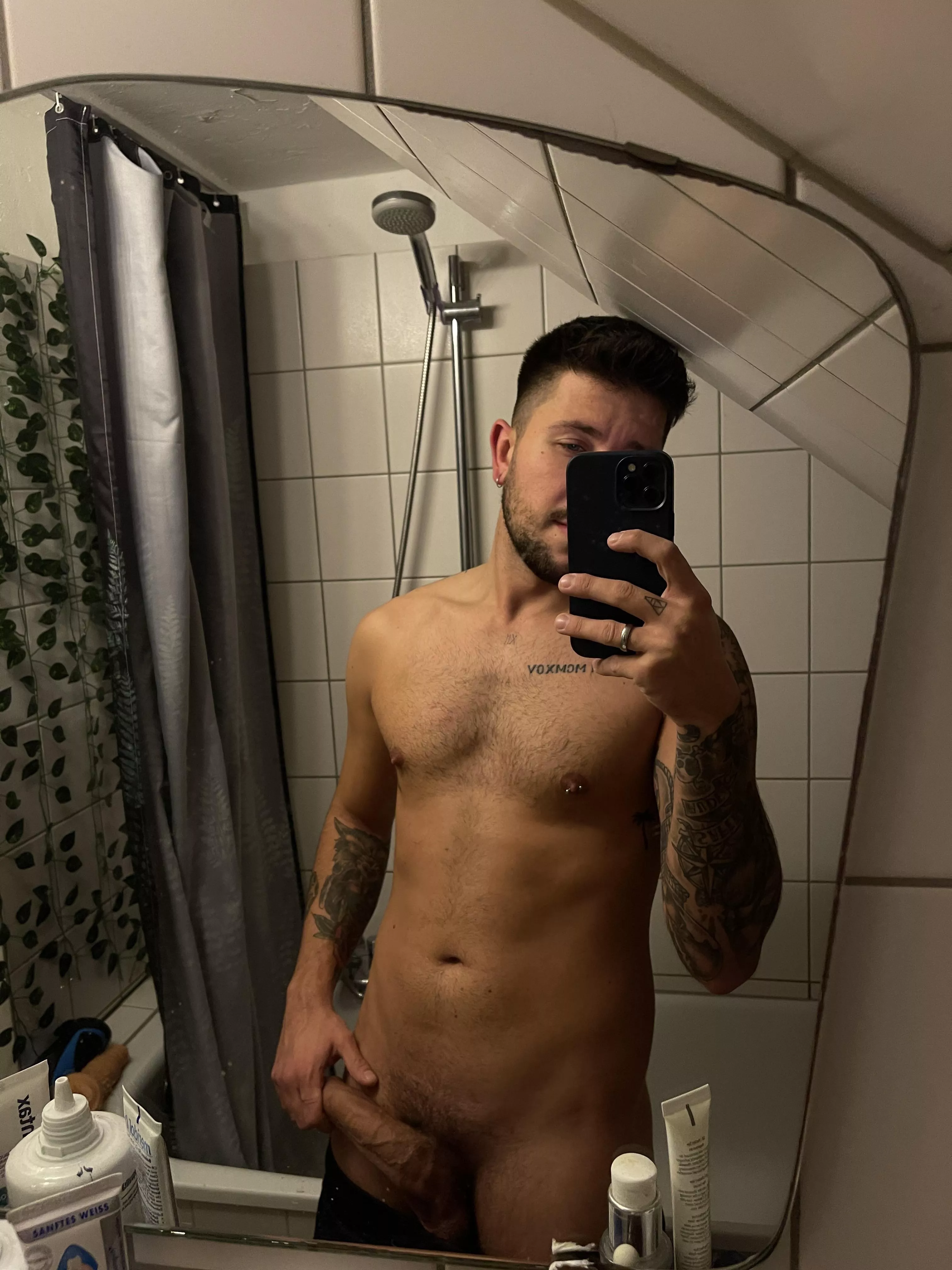 Let’s play a game.. guess if it’s cut or uncut? 😏🍆 posted by Newfeelings__